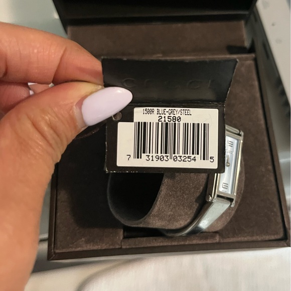 Gucci Blue and Silver Rectangular Watch - Picture 6 of 6